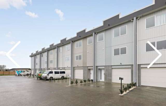 75 Bordeaux Parade Te Atatu South_3