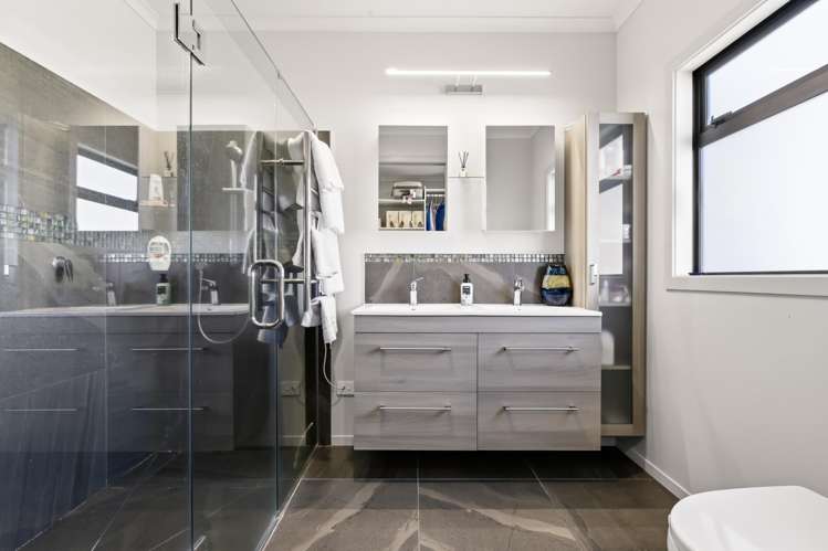 6 Tuhua Close Wharewaka_16