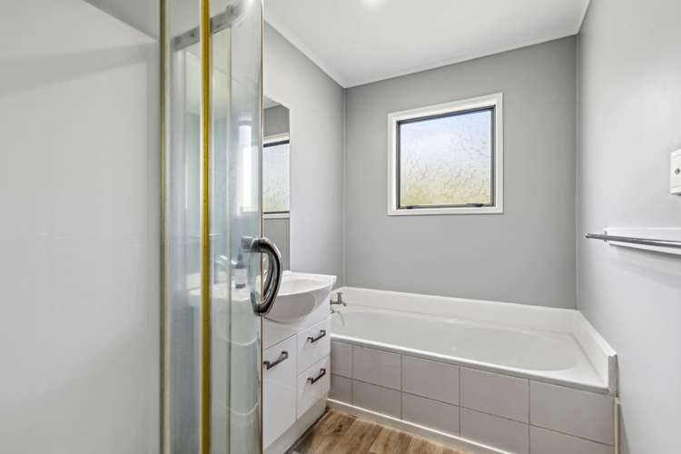 17 Jenanne Place Totara Vale_17