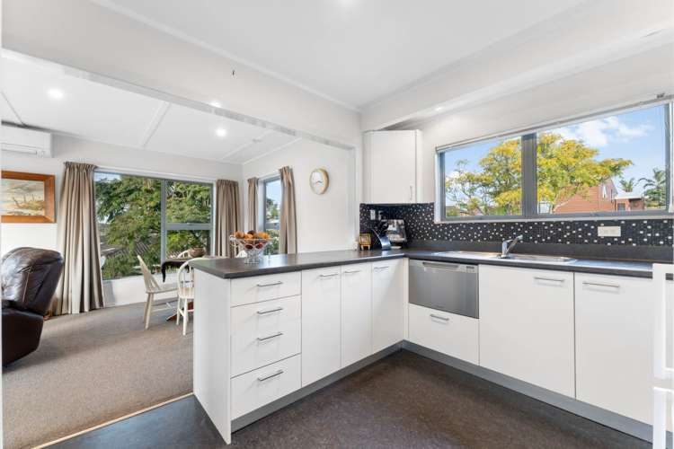 63 Kirby Street Glendene_15