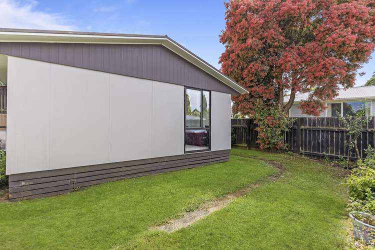 2/88b Kelvin Road Papakura_17