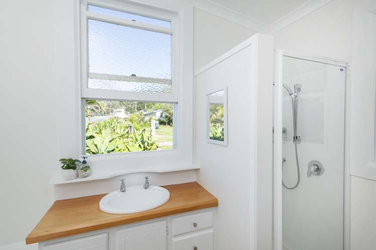 165 Beach Road Tokomaru Bay_20