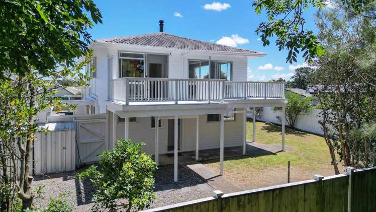 2/80 Cascades Road Pakuranga Heights_0