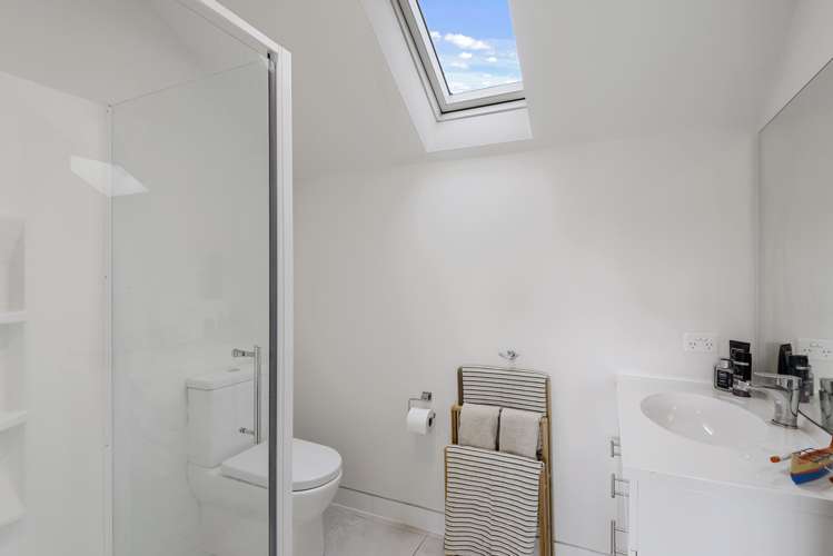 812 Oxford Road Fernside_18