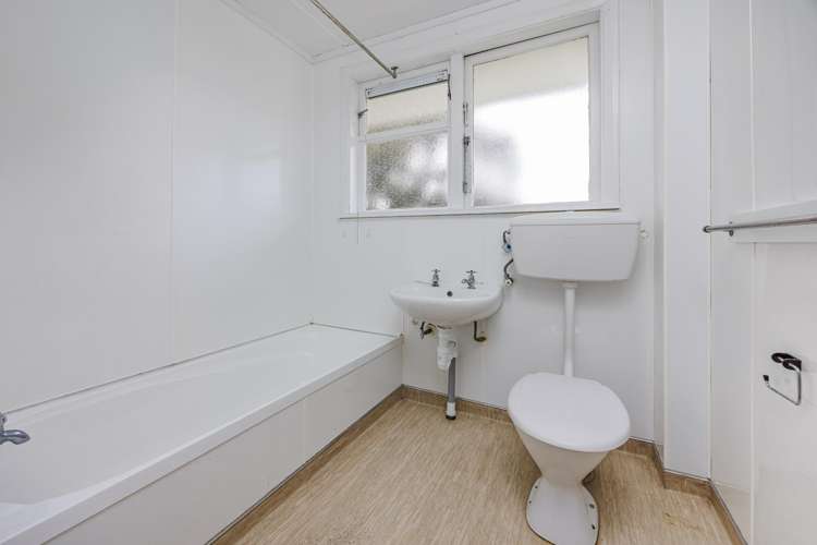 16 Gilbert road Otara_11