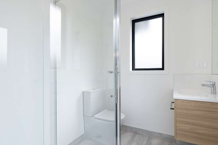 2/6 Walsh Street Forest Lake_5