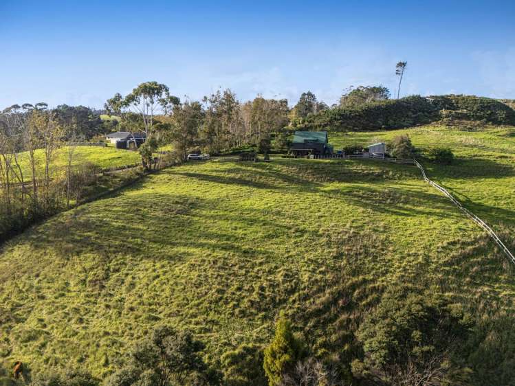 88 Pipitiwai Drive Helensville_29