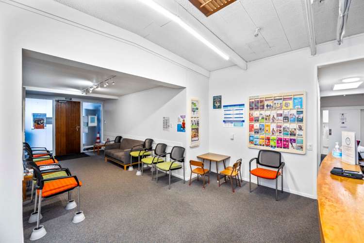 Shop 3/172-174 Kitchener Road Milford_3