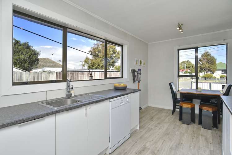 4 Betty Place Aranui_5