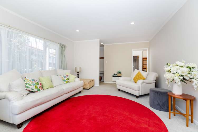 56 Lansdowne Crescent Glenview_13