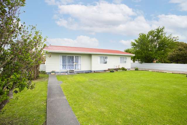 Quality Home and Open Plan Living!