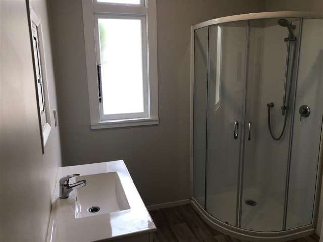 2/8 Gurr Place Aramoho_4