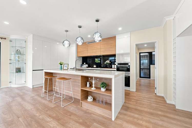 3 Golden Avenue Flat Bush_13