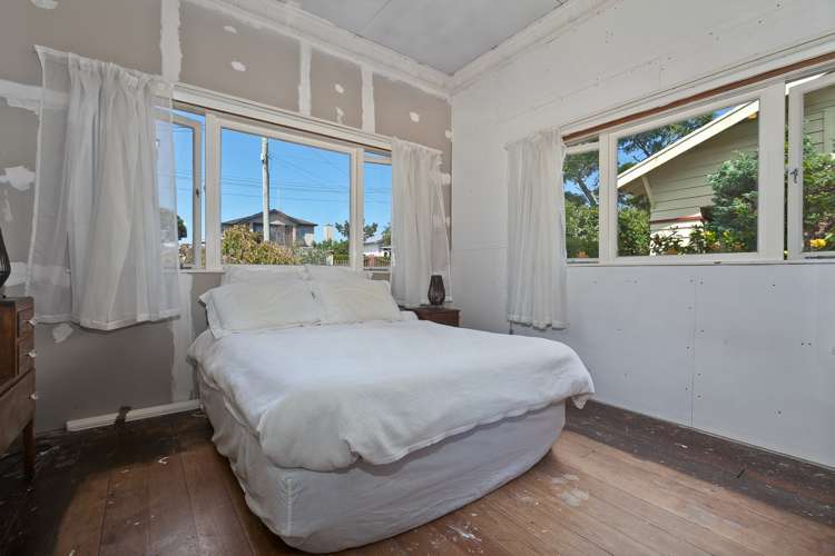 15 Smale Street Point Chevalier_8