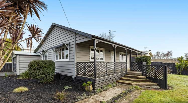 15 Sillary Street Hamilton East_2