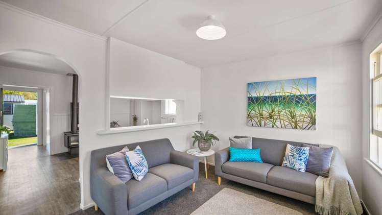 49 Tauwhareparae Road Tolaga Bay_2