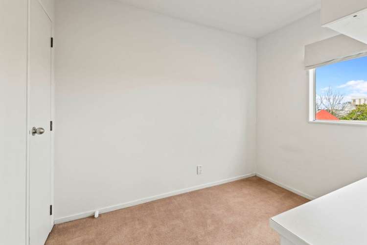 2/6 Nile Road Milford_12