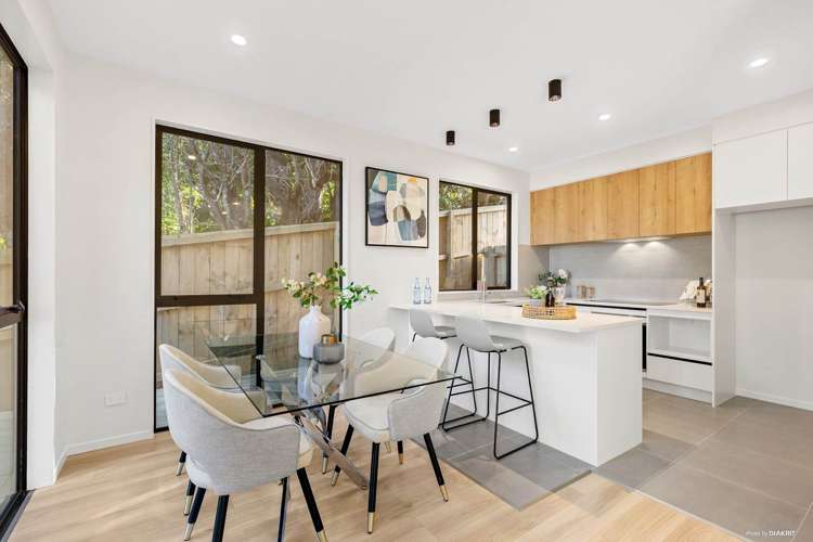 296d East Coast Road Forrest Hill_3