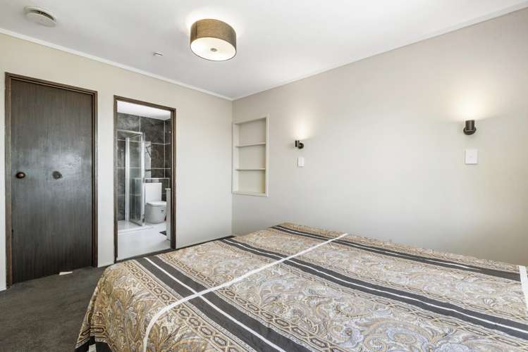 27 Florence Daly Place Mount Roskill_11