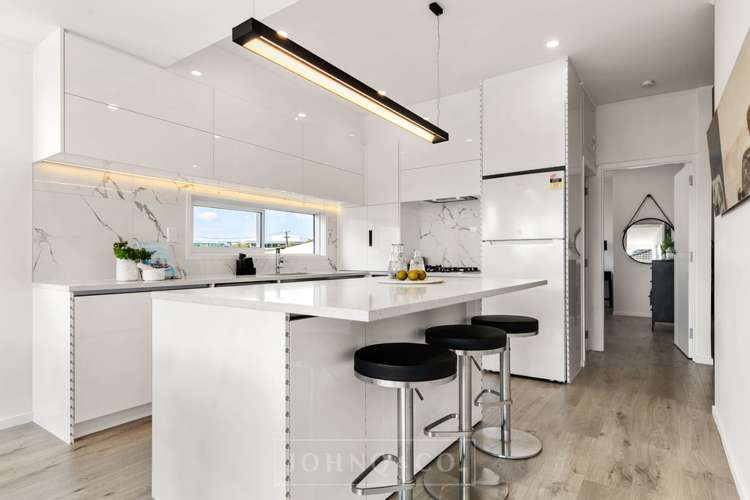 38 Main Highway Ellerslie_2