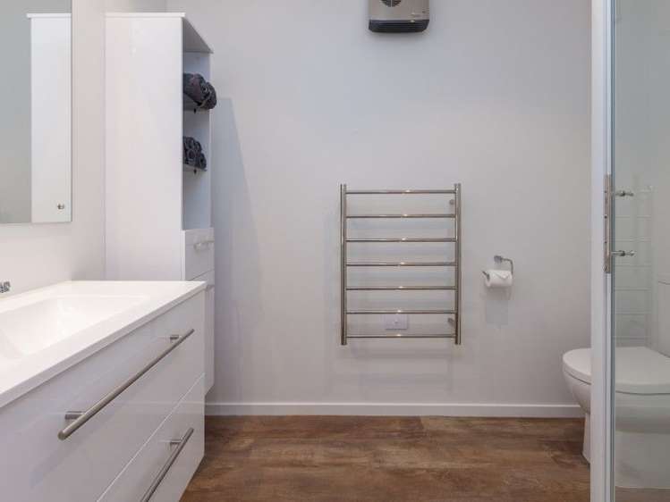 7a Caples Place Fernhill/Sunshine Bay_8