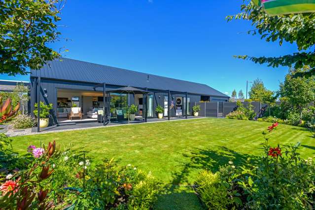 Quality, Space & Tararua Views