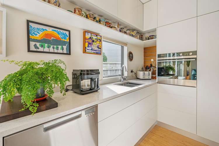 80 Saddleback Grove Karori_5