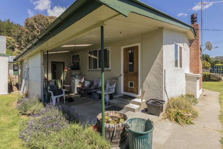 7 Hopkins Street Luggate_11