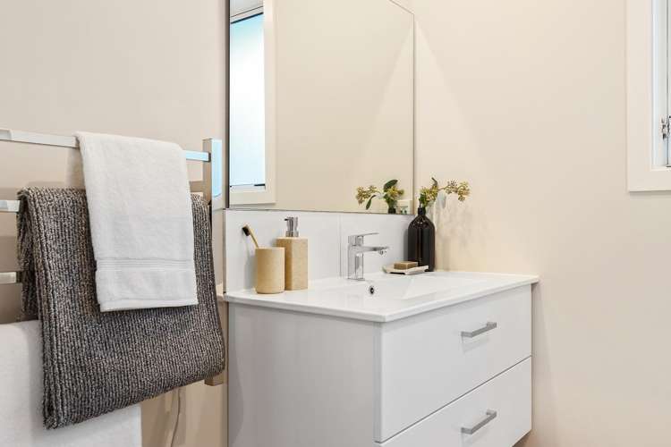 1/9 Rossiter Avenue Redwood_10