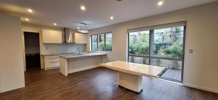 8 Bintulu Place Fairview Heights_1