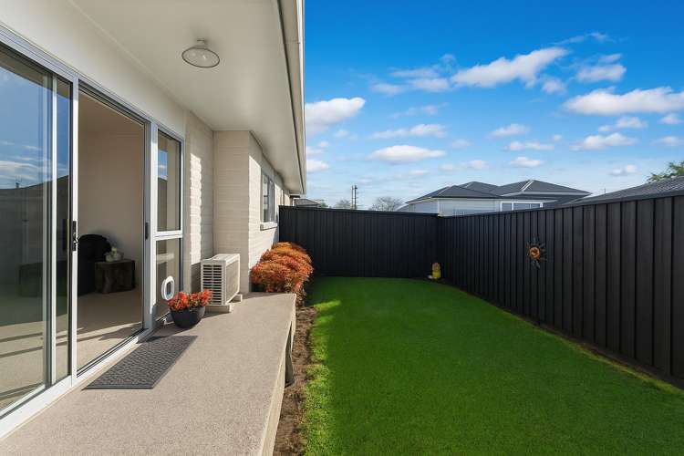 3/50 Kenderdine road_0