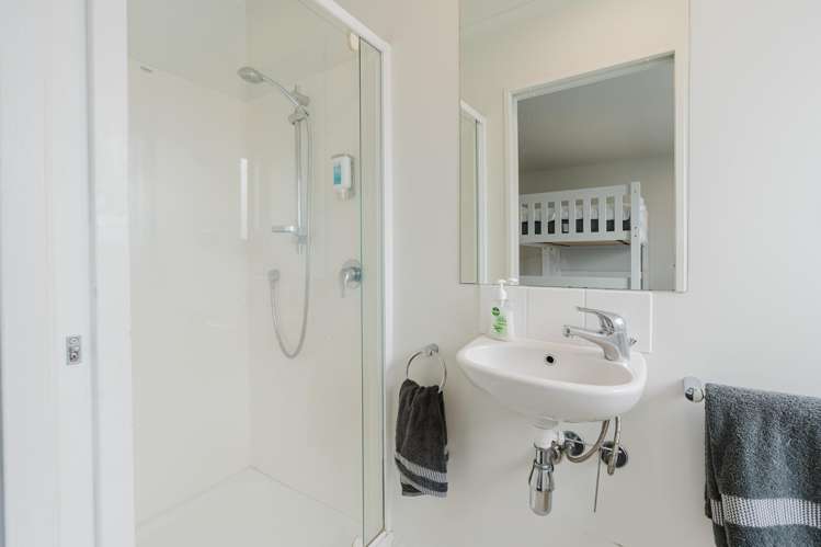 13/414A Ocean Road Whangamata_18