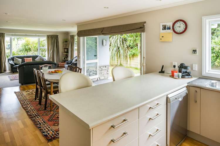 15 Te Puia Drive Aotea_10