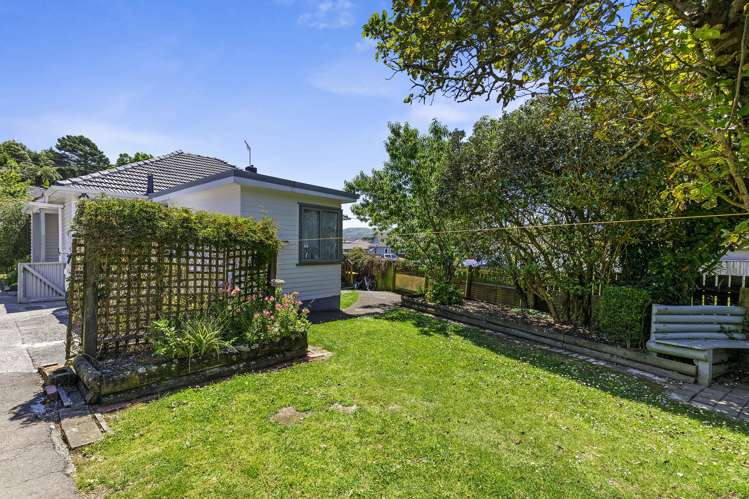 2 Hill Grove Naenae_8