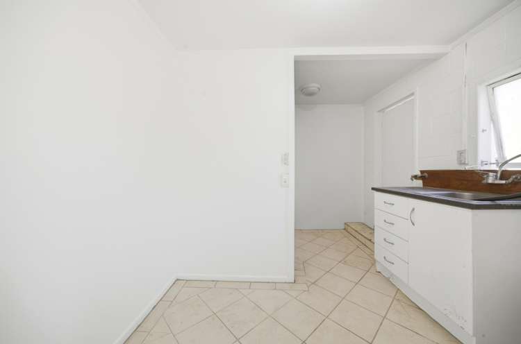 100 Edmonton Road Henderson_12