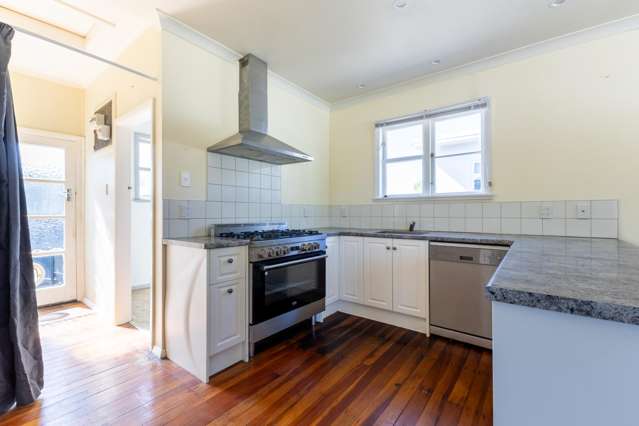 4 bedrooms in Hokowhitu