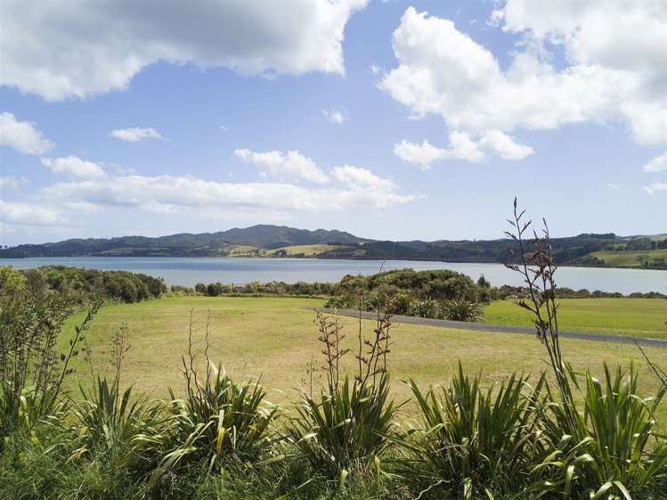 2958 State Highway 10 Paewhenua Island_8