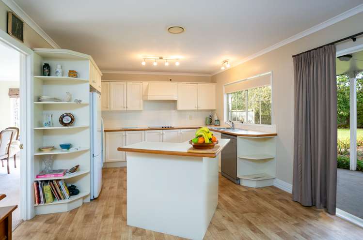 45 The Oaks Drive Leamington_7