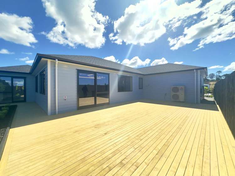 389 Te Taruna Drive_1