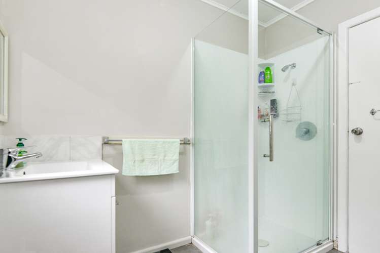 1/1205 Karamu Road North Mayfair_7