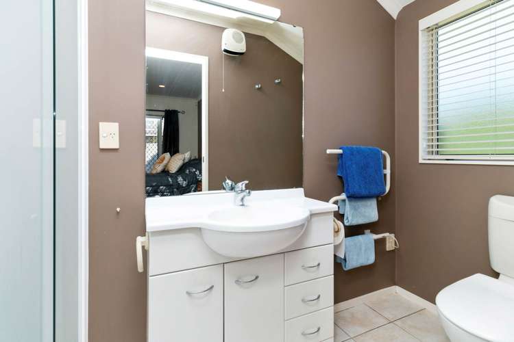 154 Wattle Farm Road Wattle Downs_10