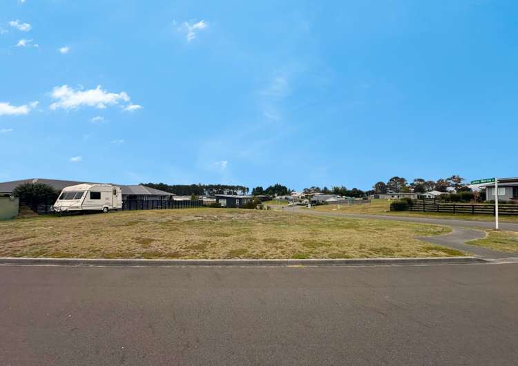 156 Parekawa Drive_0