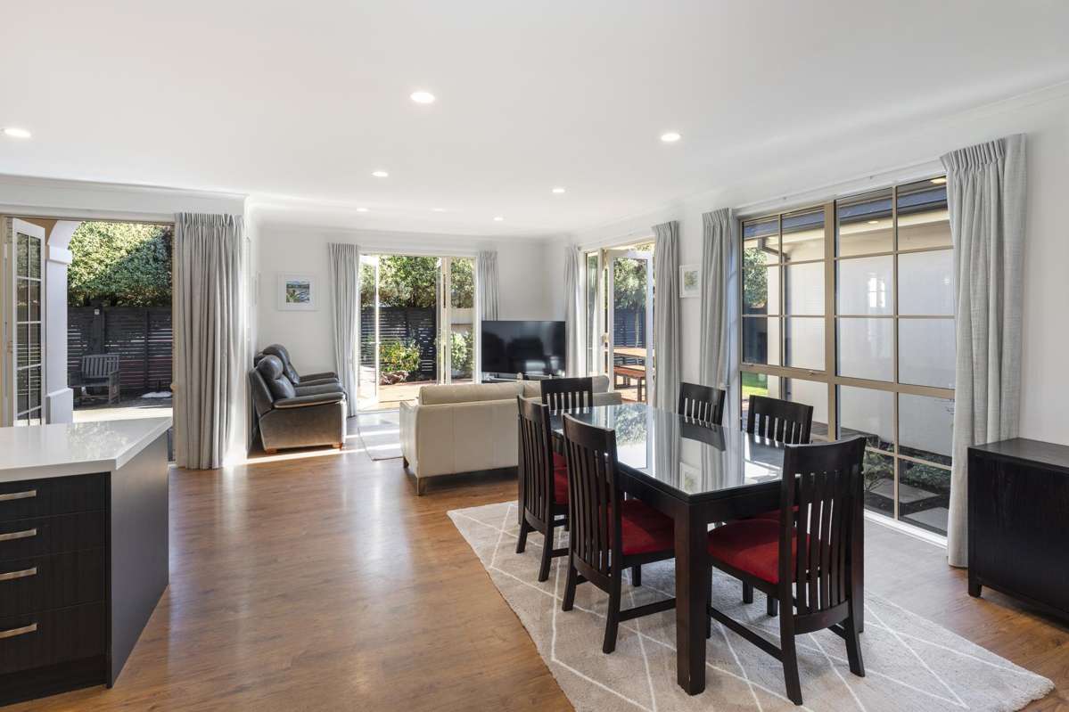 2 Applefield Court_4