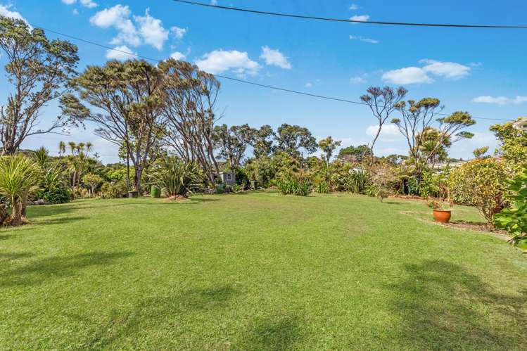 13 Te Ahuahu Road Piha_4
