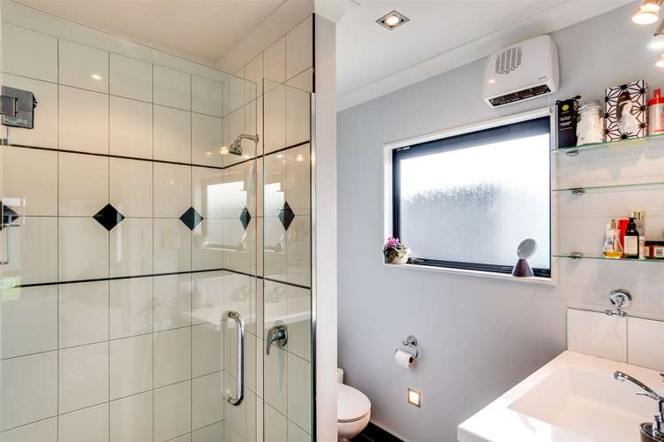 9 Pacific Avenue Poraiti_10