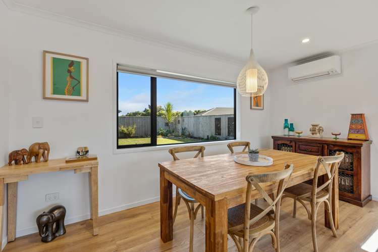 32 Honeyfield Drive Whalers Gate_9