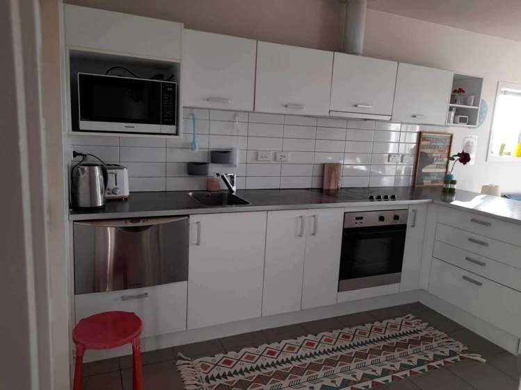 E5/60 Masons Road Oteha_4