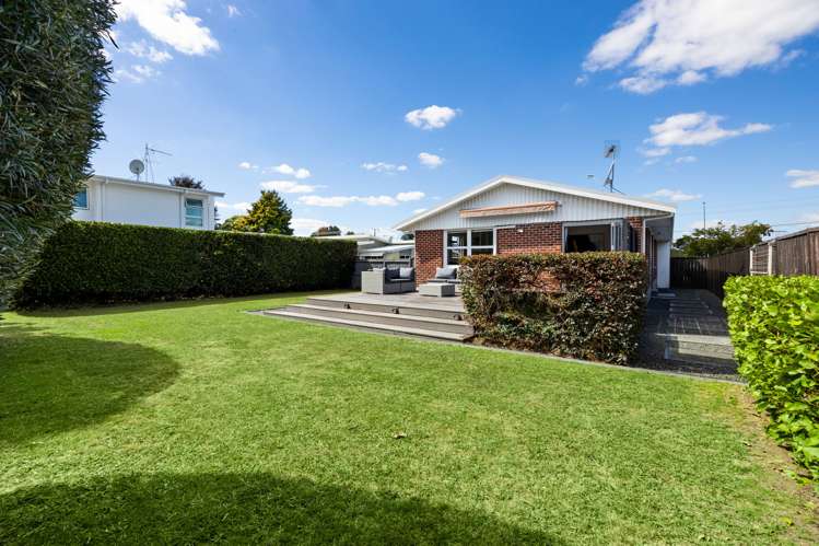 749B River Road Chartwell_16