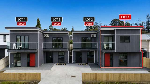 Not Your Usual Townhouse - Freehold, Near New