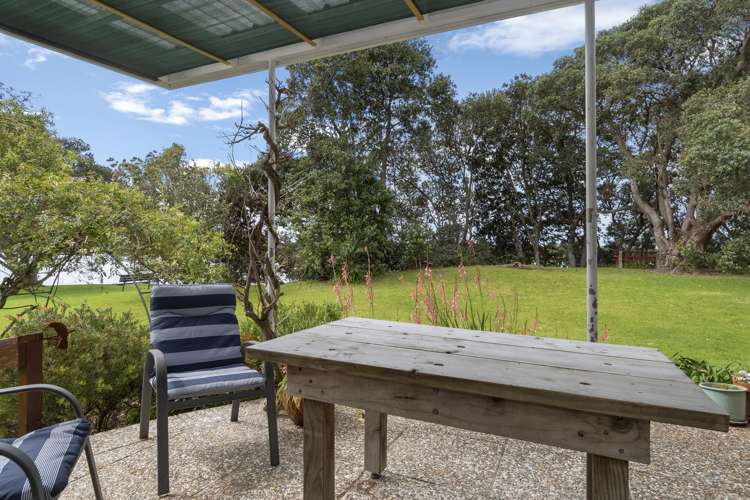 10 Roretana Drive Athenree_10